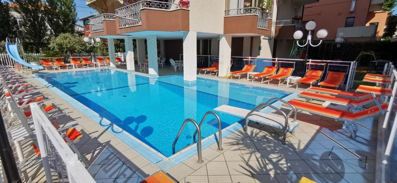 Hotel Cosmos Rimini Esterno foto