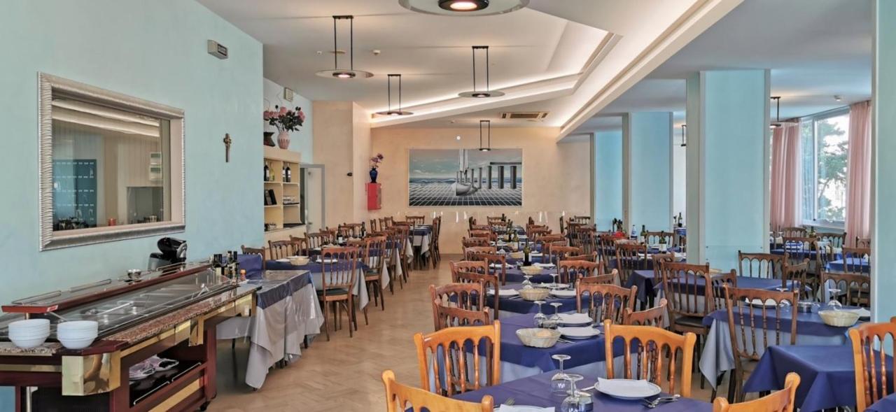 Hotel Cosmos Rimini Esterno foto