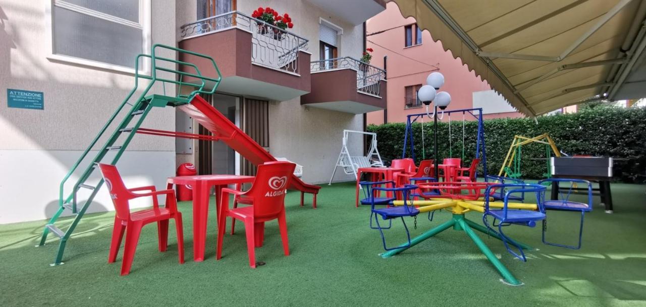 Hotel Cosmos Rimini Esterno foto